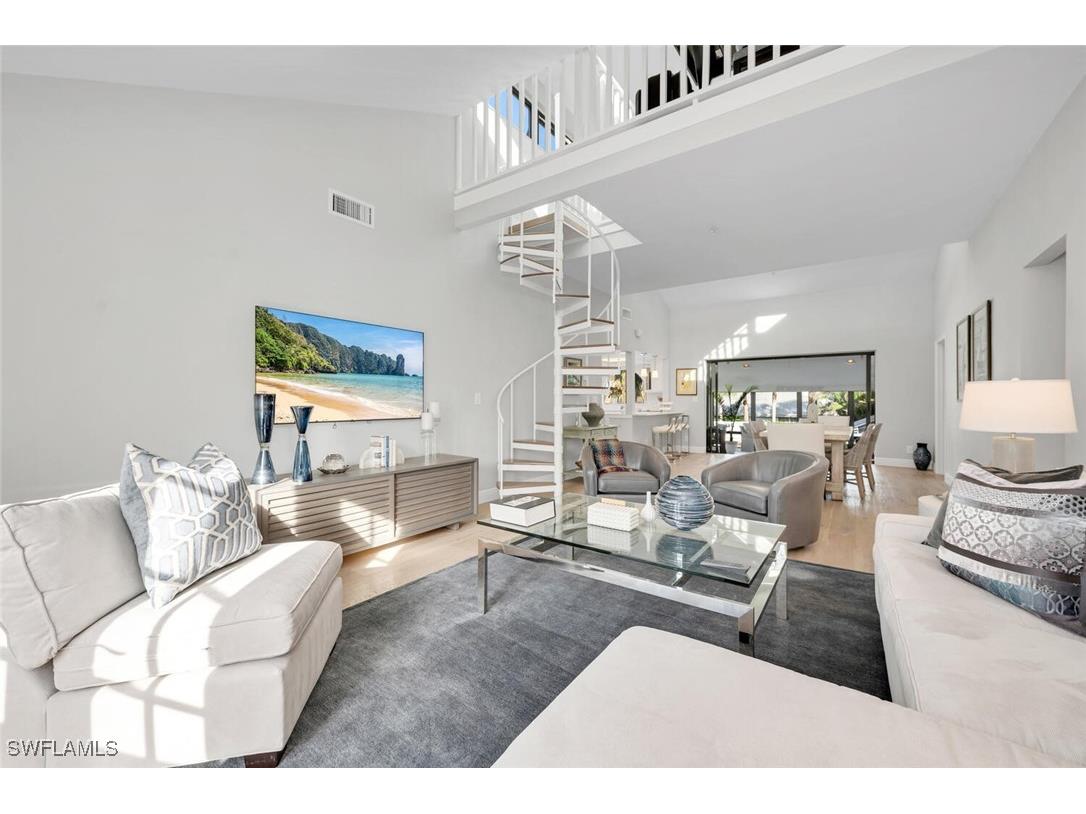 314 7th Avenue S #8 Naples FL 34102 225078269 image1