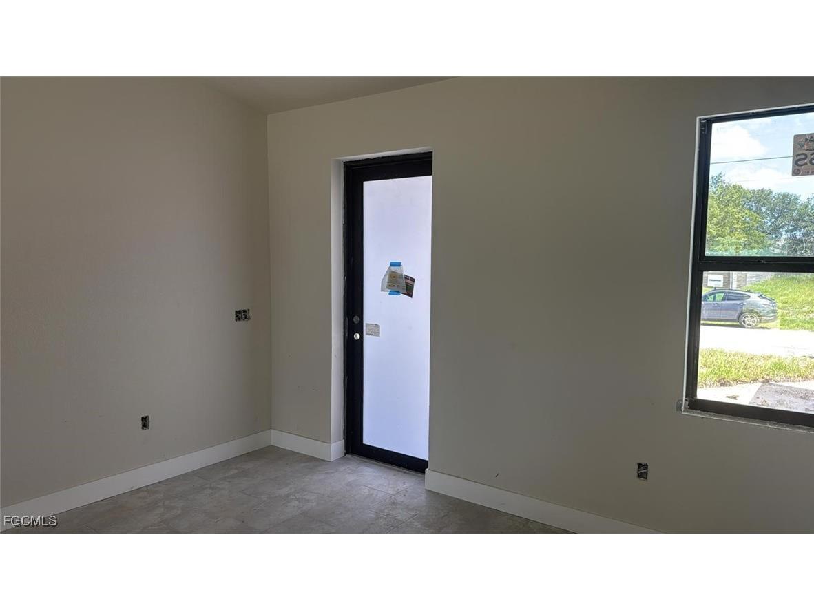 314 NW 20th Terrace Cape Coral FL 33993 2025000669 image3