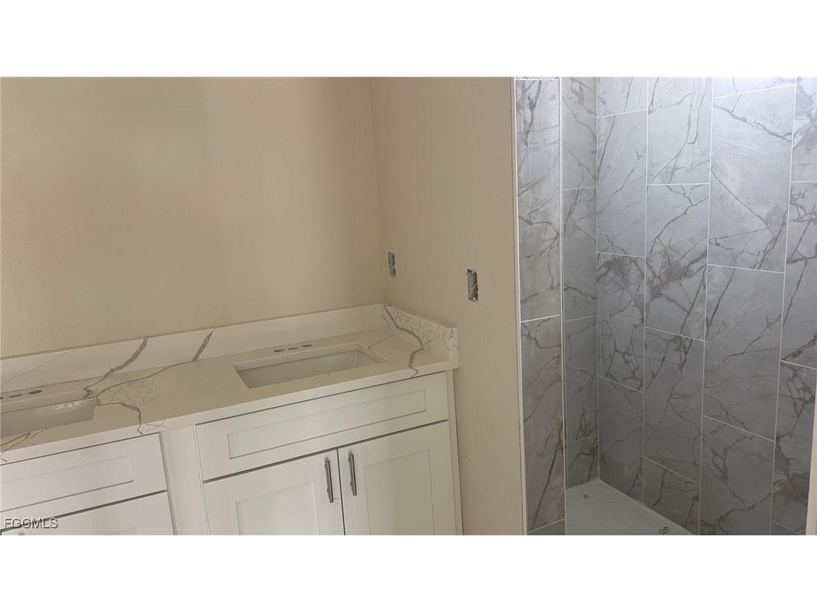 314 NW 20th Terrace Cape Coral FL 33993 2025000669 image5