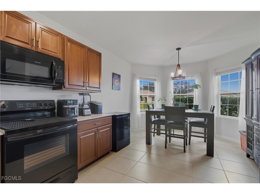314 SE Van Loon Terrace Cape Coral FL 33990 2025016123 image9