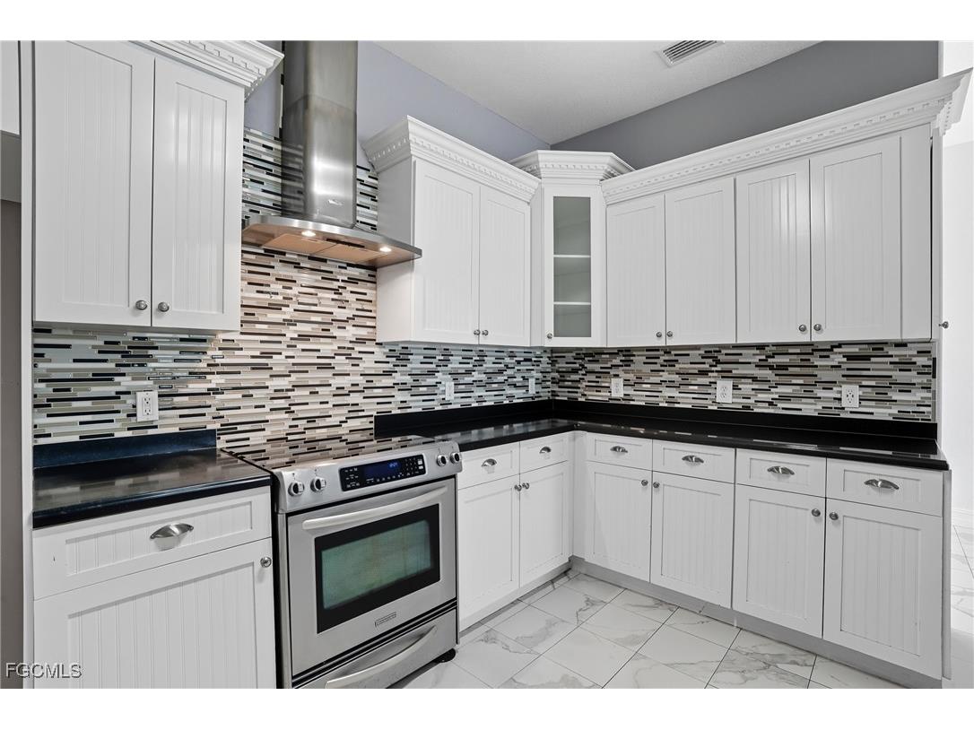 314 SW 26th Place Cape Coral FL 33991 2025009682 image8