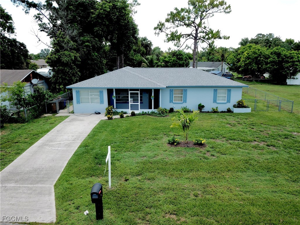 314 Vermont Way Lehigh Acres FL 33936 2026002457 image2