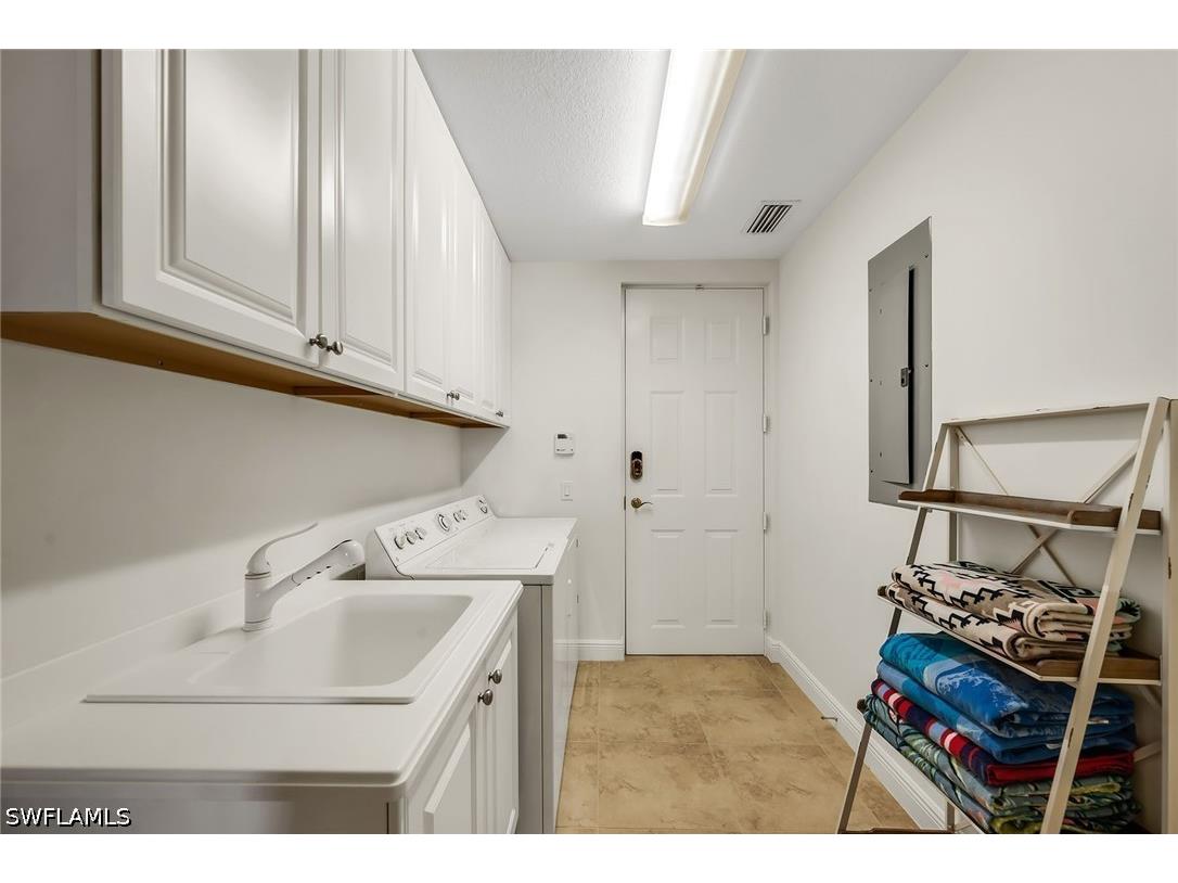3141 Aviamar Circle #103 Naples FL 34114 226020100 image19