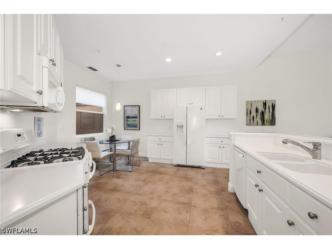 3141 Aviamar Circle #103 Naples FL 34114 226020100 image9