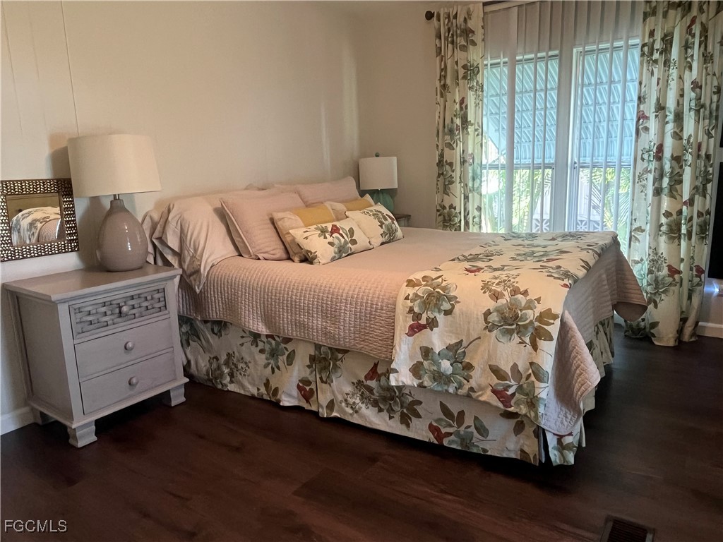 3142 Mercury Lane North Fort Myers FL 33903 2025012048 image16