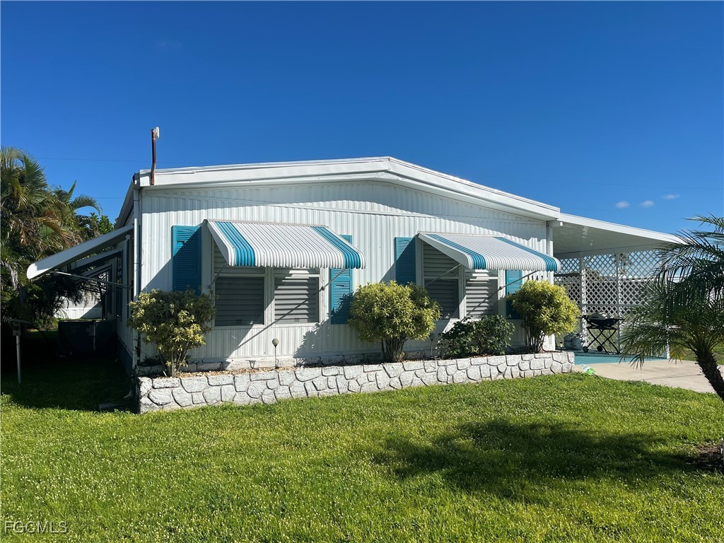 3142 Mercury Lane North Fort Myers FL 33903 2025012048 image2