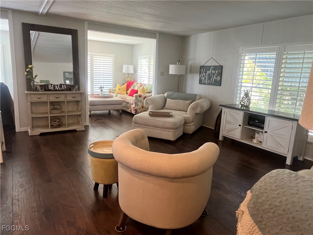 3142 Mercury Lane North Fort Myers FL 33903 2025012048 image8