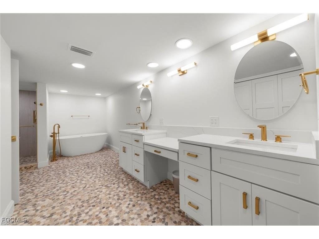 3145 W Gulf Drive #102 Sanibel FL 33957 2025013789 image27