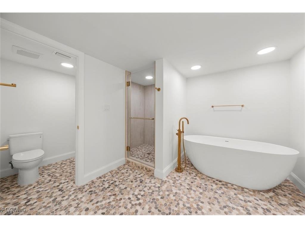 3145 W Gulf Drive #102 Sanibel FL 33957 2025013789 image28