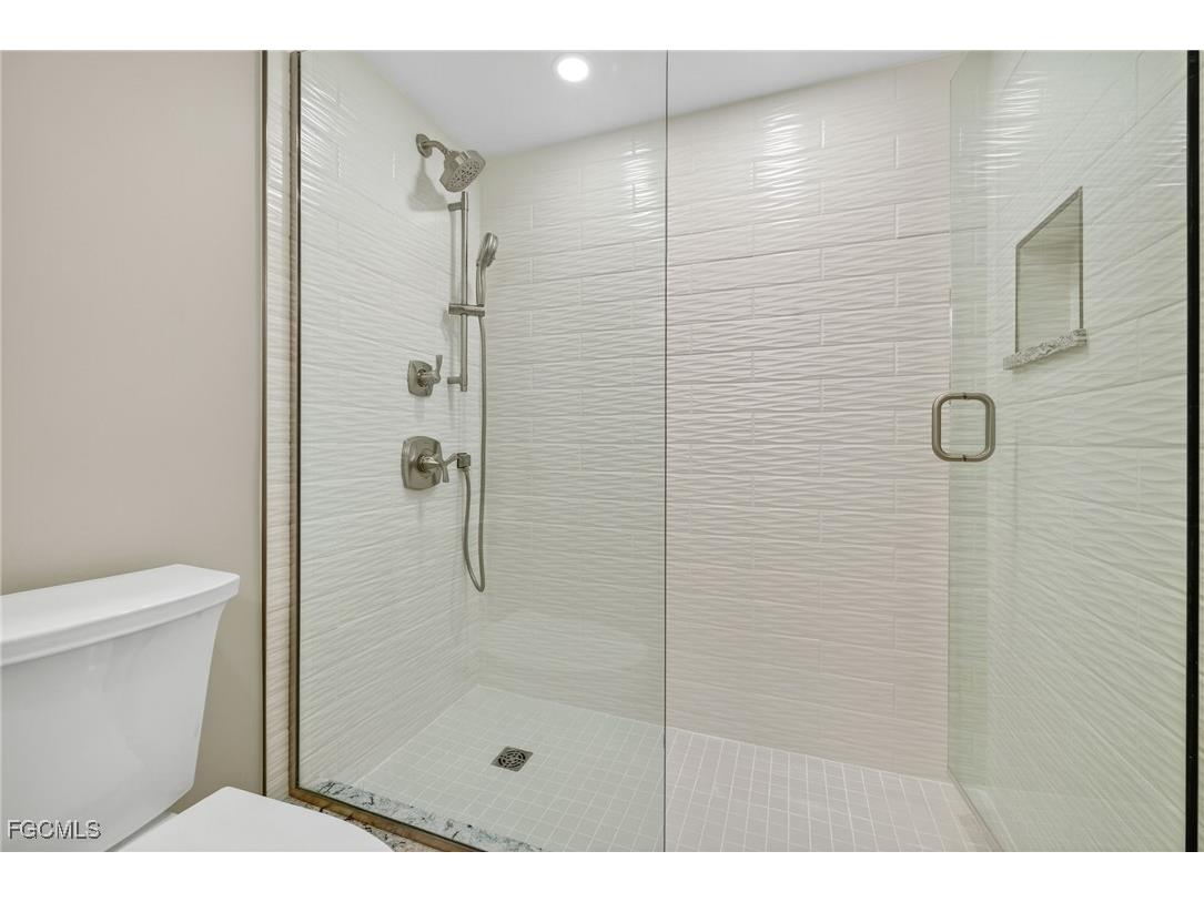 3145 W Gulf Drive #201 Sanibel FL 33957 2025018452 image29