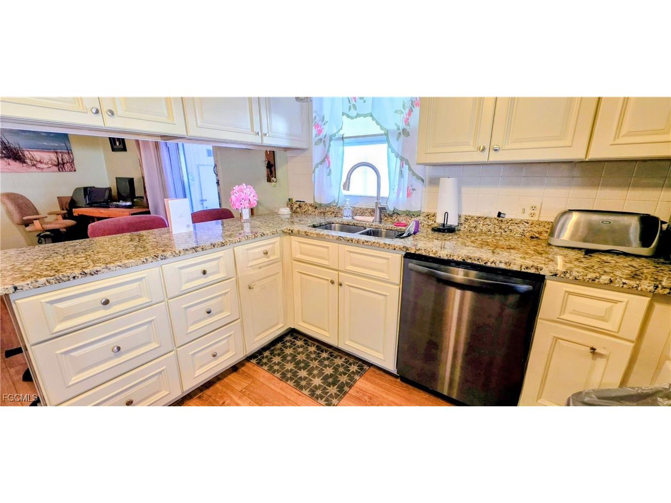 3148 Indian Village Lane North Fort Myers FL 33917 2025021570 image10