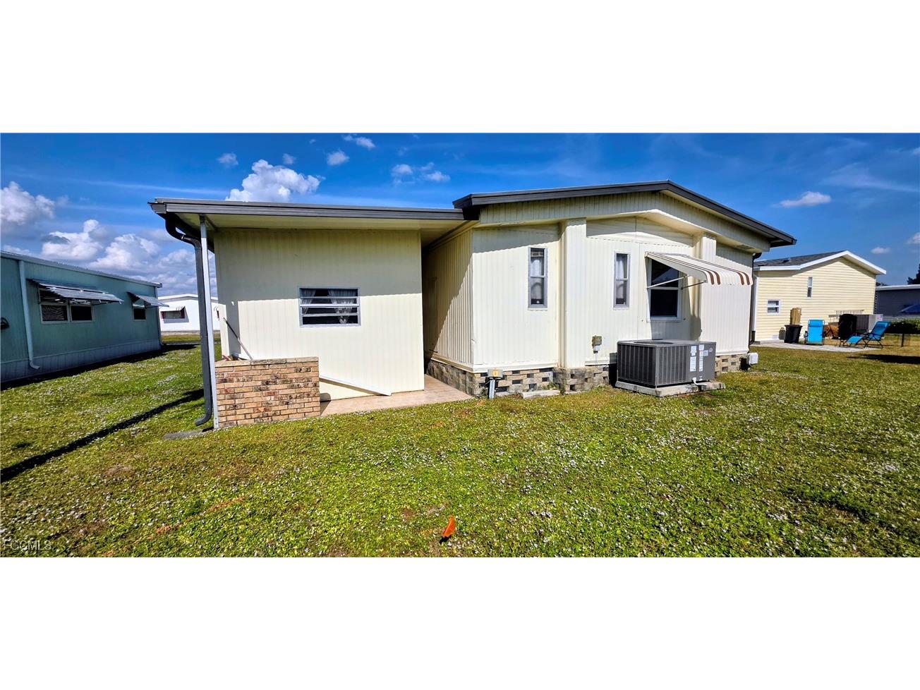 3148 Indian Village Lane North Fort Myers FL 33917 2025021570 image2