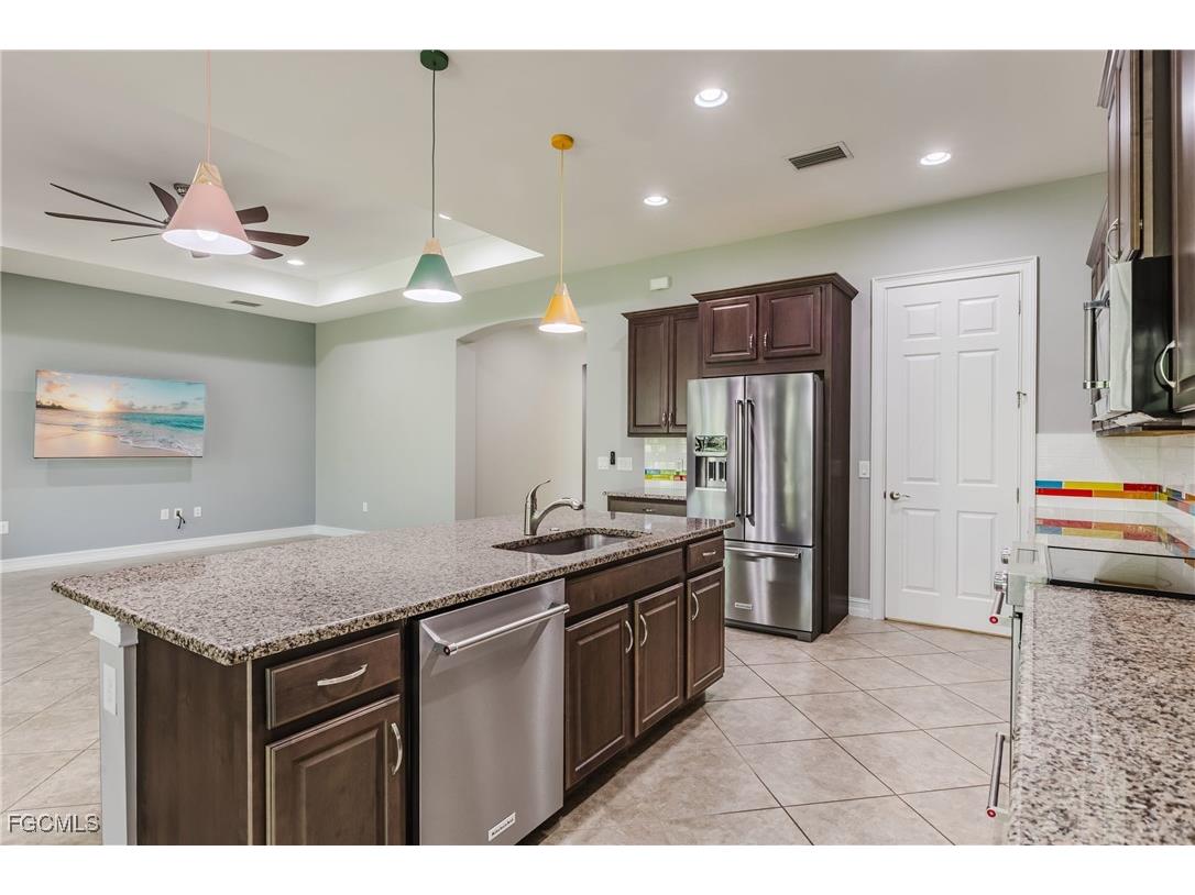 3149 Amadora Circle Cape Coral FL 33909 2025015958 image15