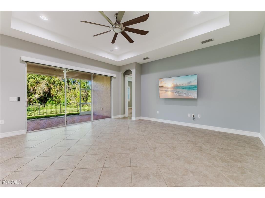 3149 Amadora Circle Cape Coral FL 33909 2025015958 image8