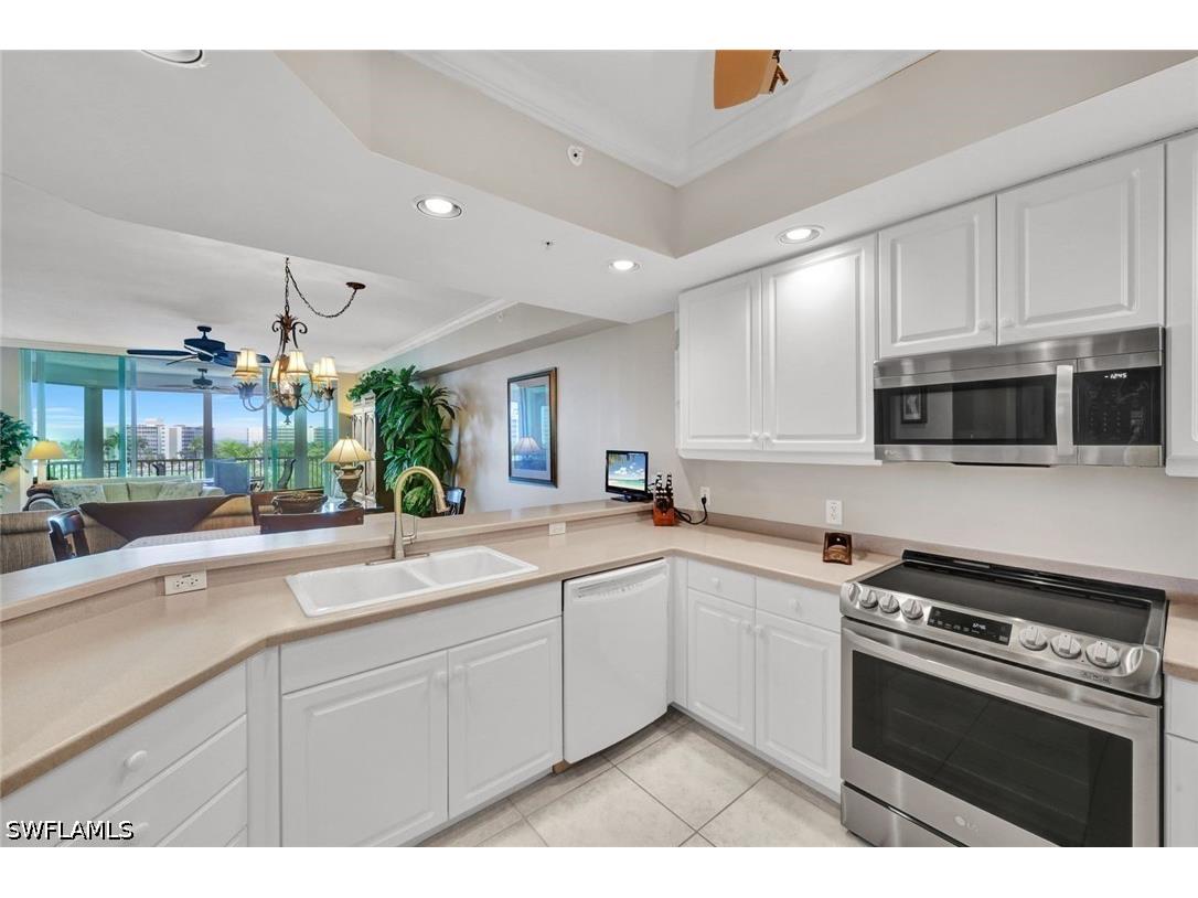315 Dunes Boulevard #404 Naples FL 34110 226018405 image5