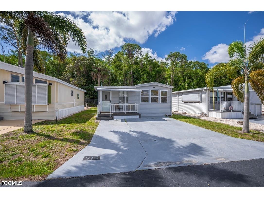 315 Fountain View Boulevard North Fort Myers FL 33903 2026017576 image1