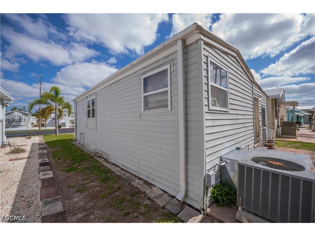 315 Fountain View Boulevard North Fort Myers FL 33903 2026017576 image23