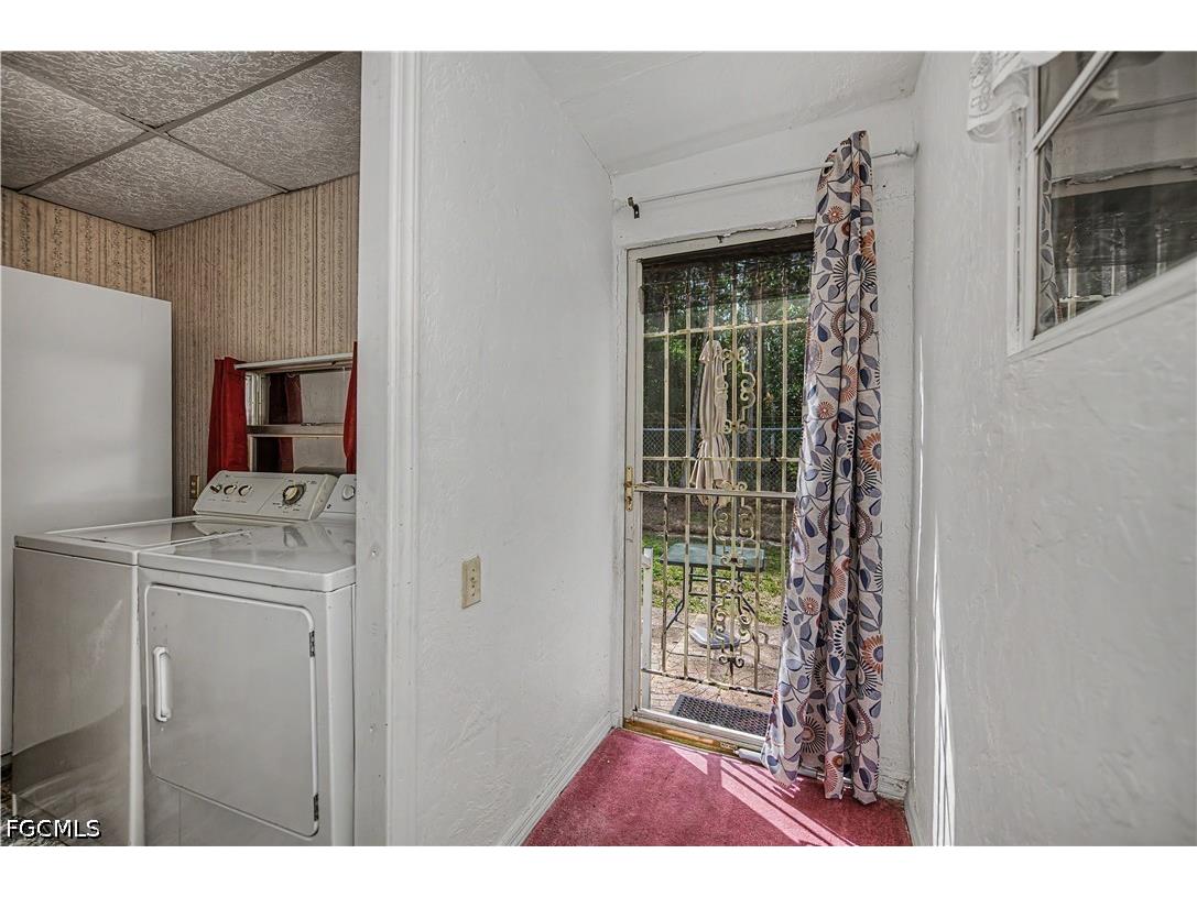 315 Fountain View Boulevard North Fort Myers FL 33903 2026017576 image8