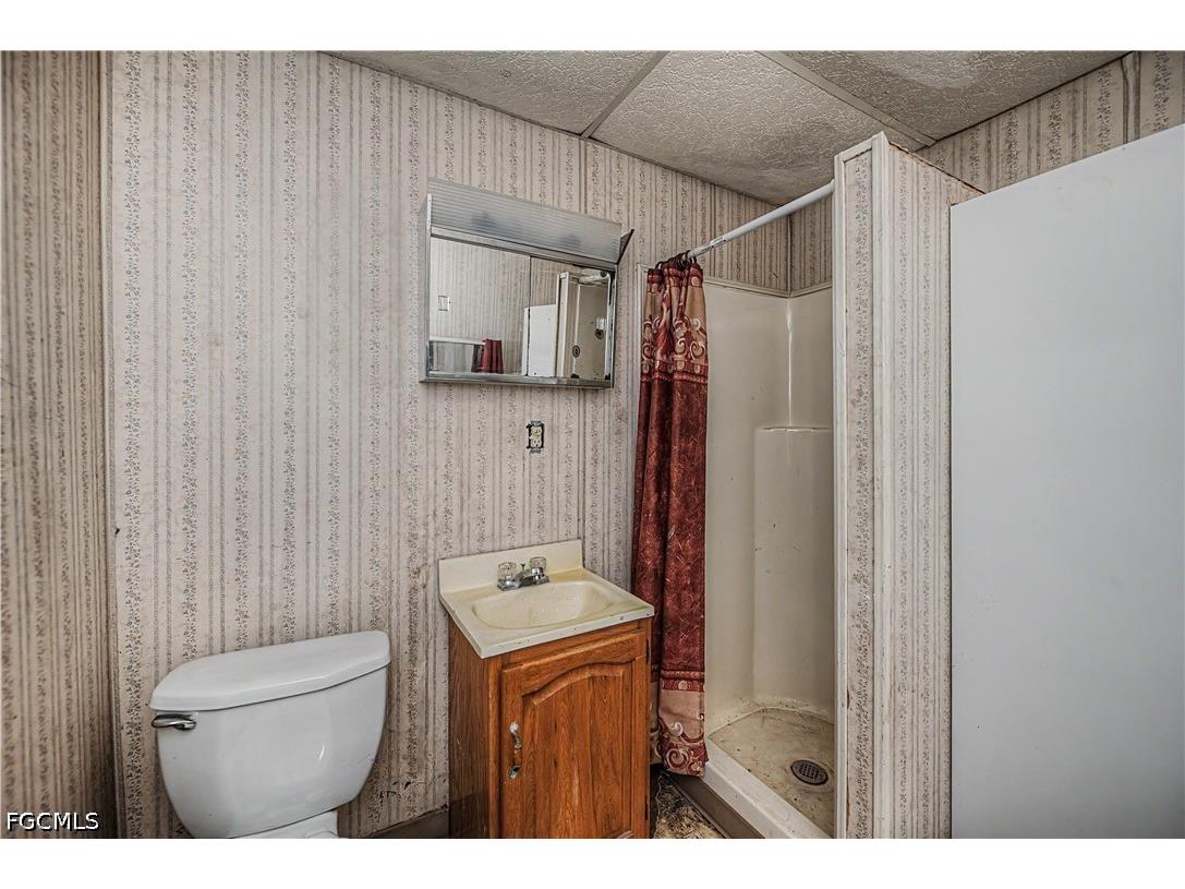 315 Fountain View Boulevard North Fort Myers FL 33903 2026017576 image9