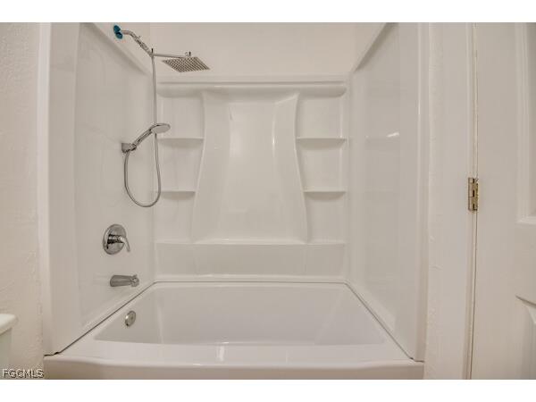 315 SE 22nd Terrace Cape Coral FL 33990 2026010360 image11