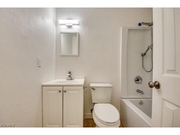 315 SE 22nd Terrace Cape Coral FL 33990 2026010360 image12