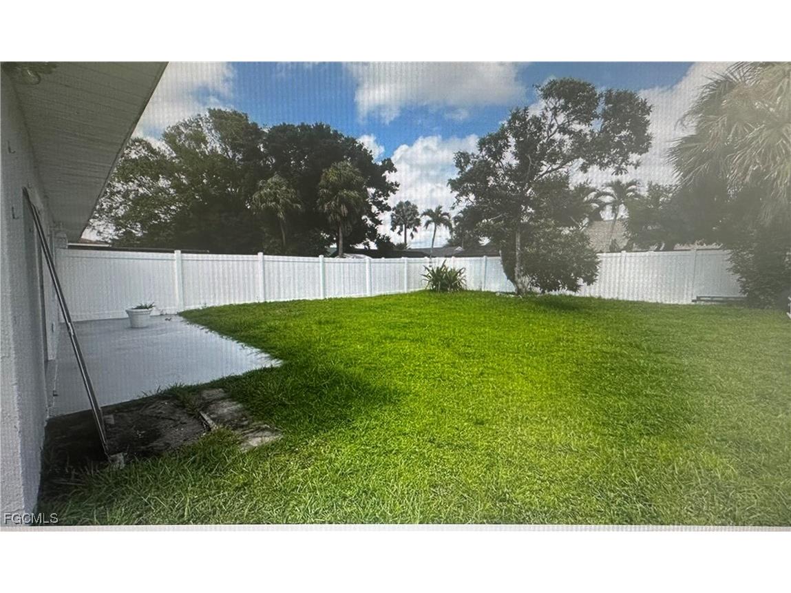 315 SE 24th Avenue Cape Coral FL 33990 2025012486 image2