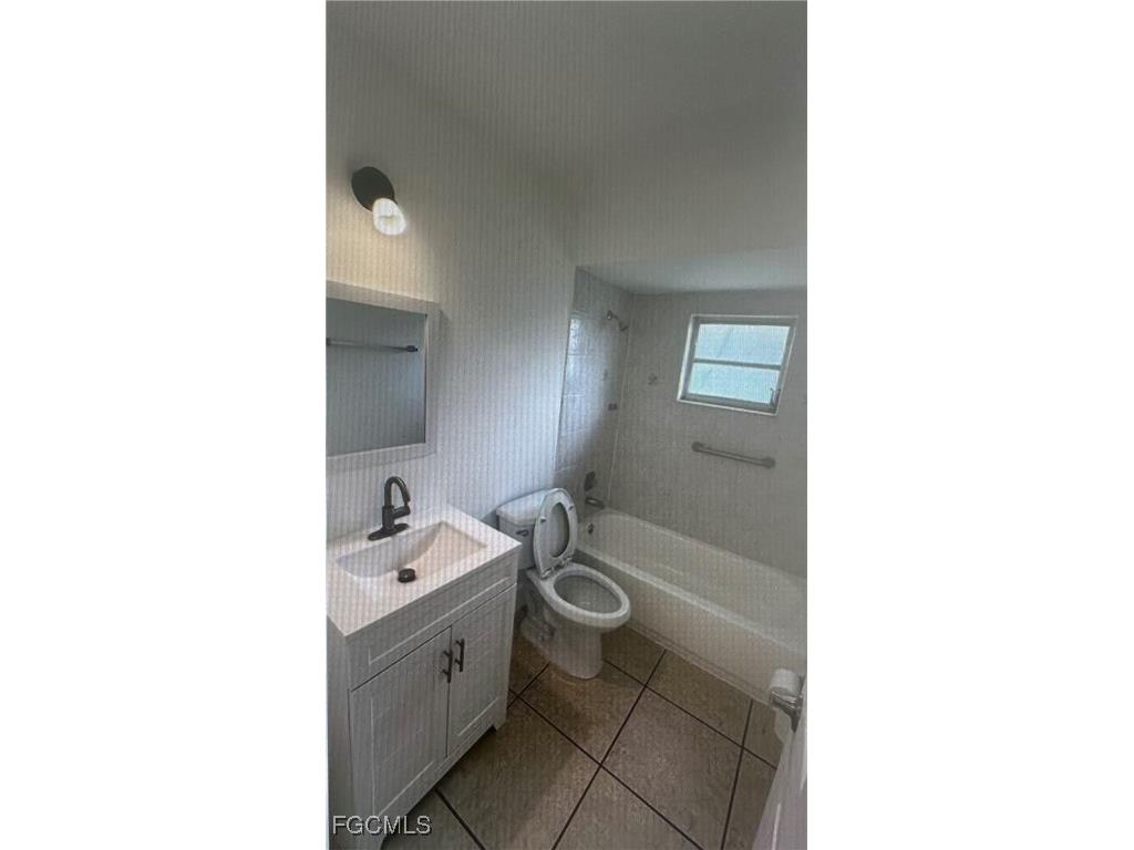 315 SE 24th Avenue Cape Coral FL 33990 2025012486 image4