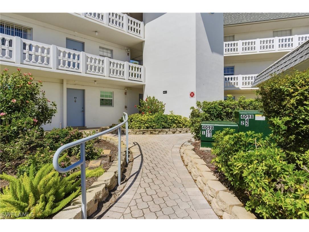 315 Saint Andrews Boulevard #D5 Naples FL 34113 226009047 image1