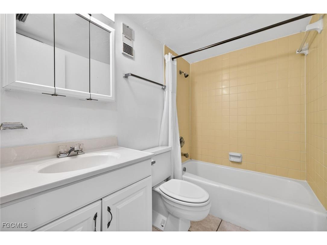 3150 Shorewood Lane #202 Fort Myers FL 33907 2026003117 image19