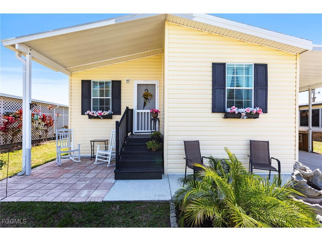 3152 Indian Village Lane North Fort Myers FL 33917 2025021716 image24