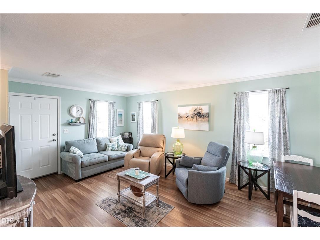 3152 Indian Village Lane North Fort Myers FL 33917 2025021716 image4