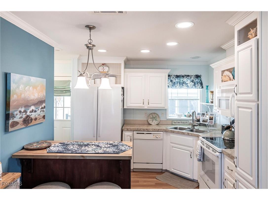 3152 Indian Village Lane North Fort Myers FL 33917 2025021716 image7