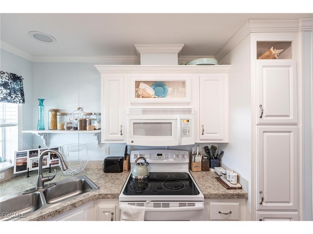 3152 Indian Village Lane North Fort Myers FL 33917 2025021716 image9