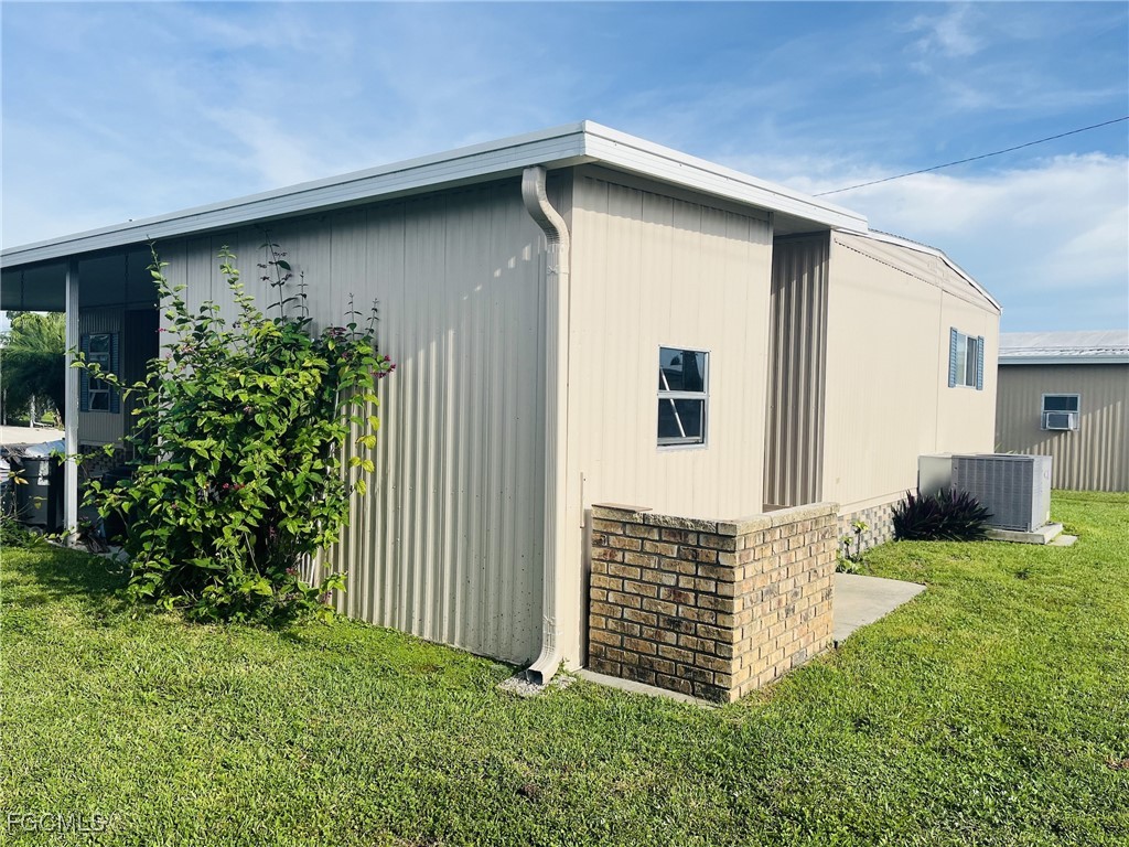 3153 Orchard Drive North Fort Myers FL 33917 2025003332 image36