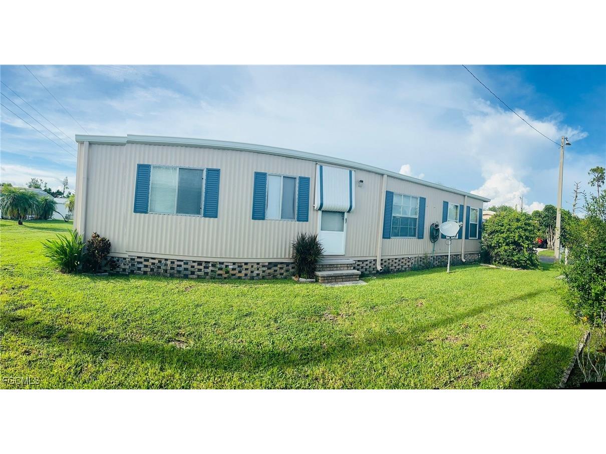 3153 Orchard Drive North Fort Myers FL 33917 2025003332 image37