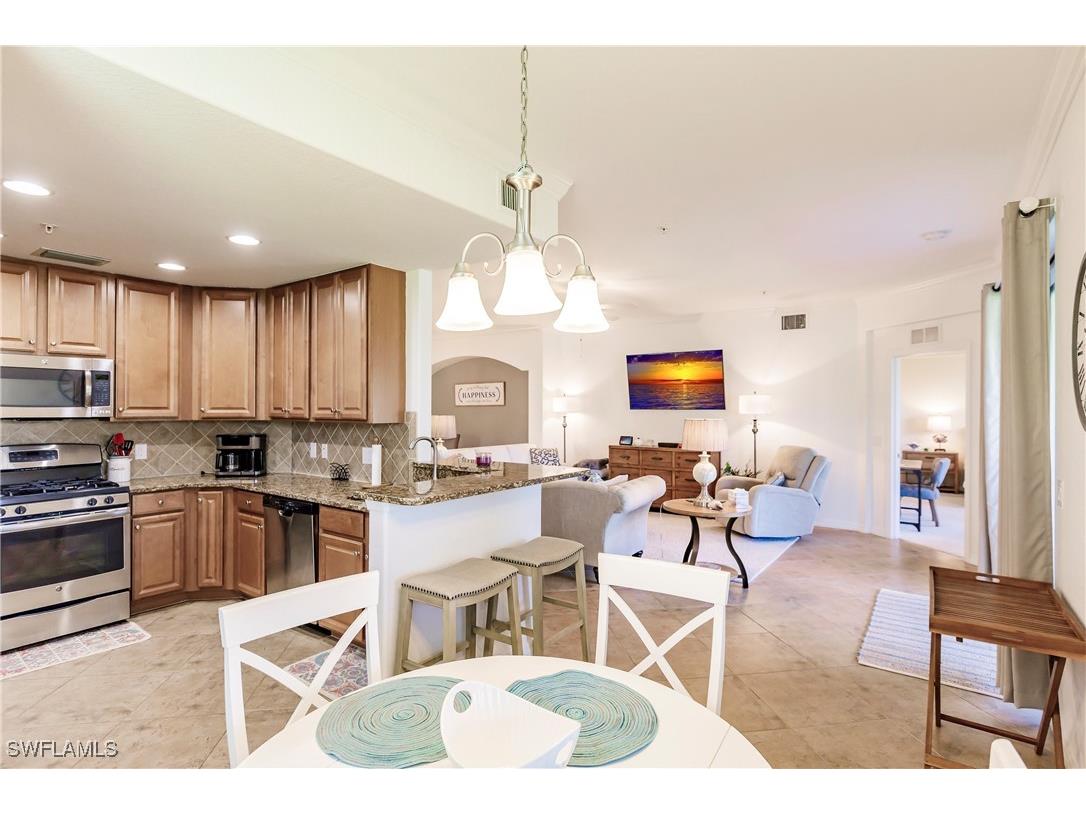 3157 Aviamar Circle #102 Naples FL 34114 225066522 image11