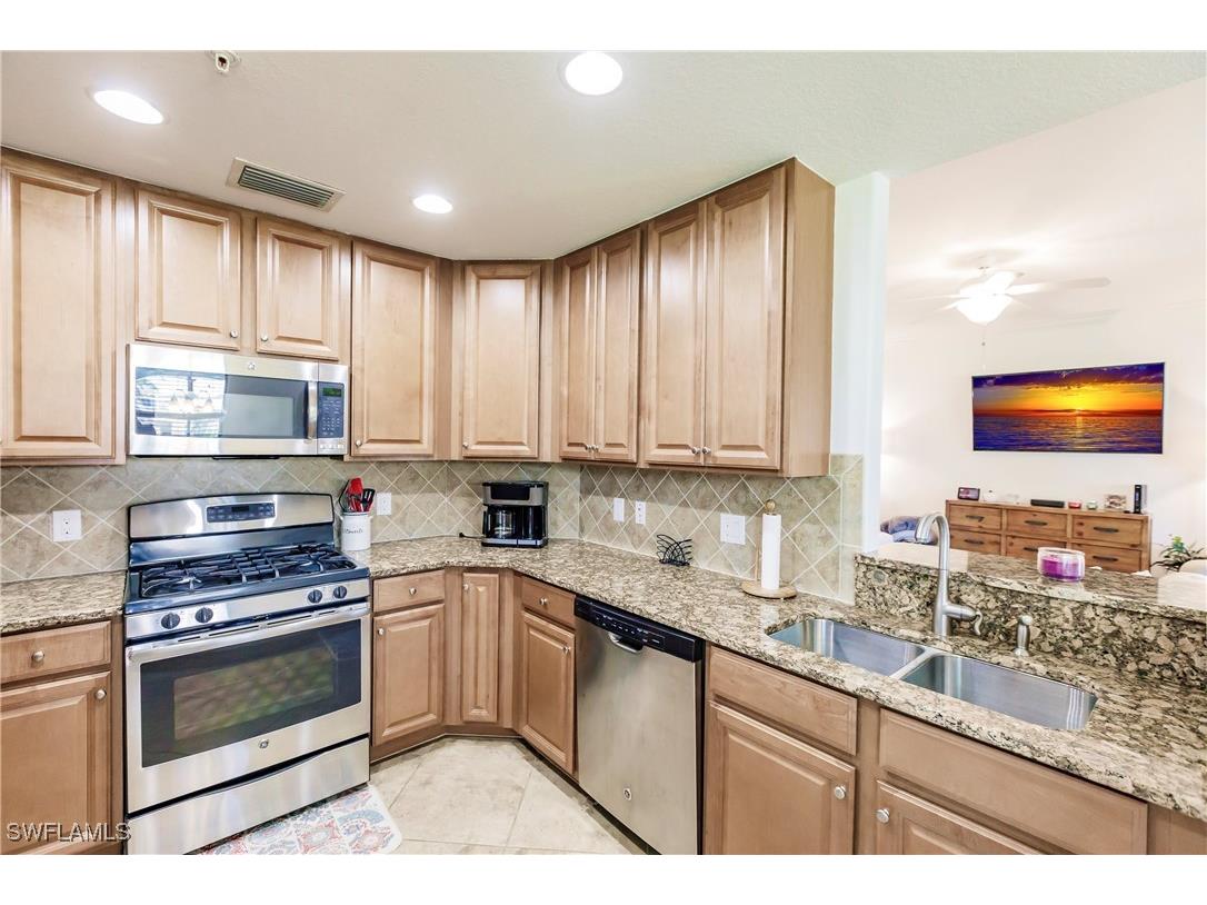 3157 Aviamar Circle #102 Naples FL 34114 225066522 image15