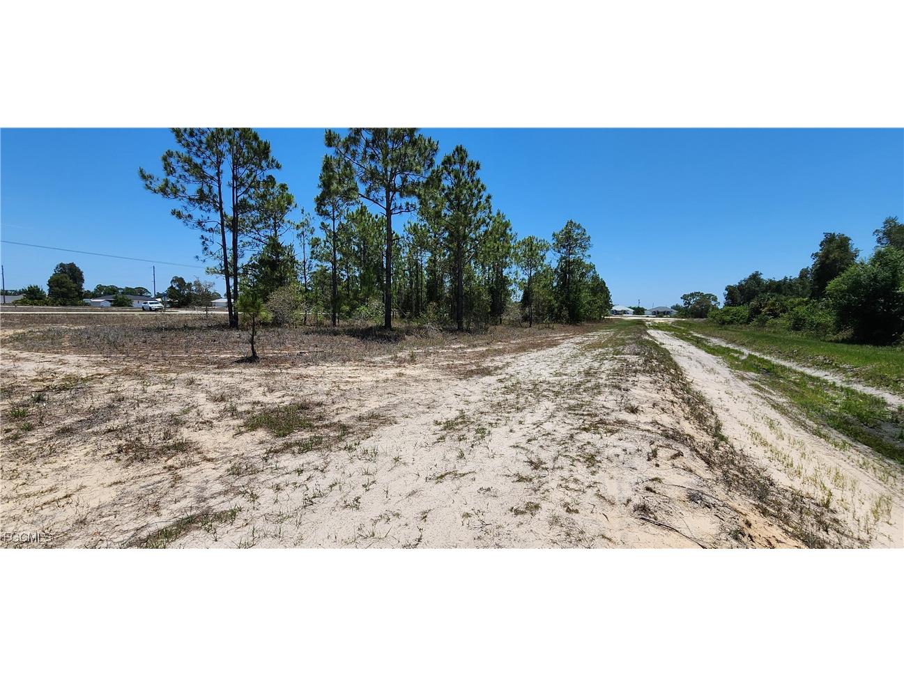 316 Petite Avenue Lehigh Acres FL 33974 2025014256 image2