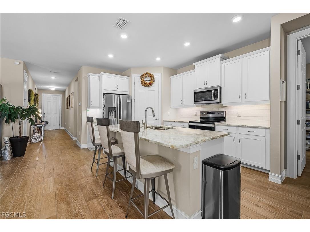 316 Spring Hill Lake Loop Cape Coral FL 33993 2026013034 image3