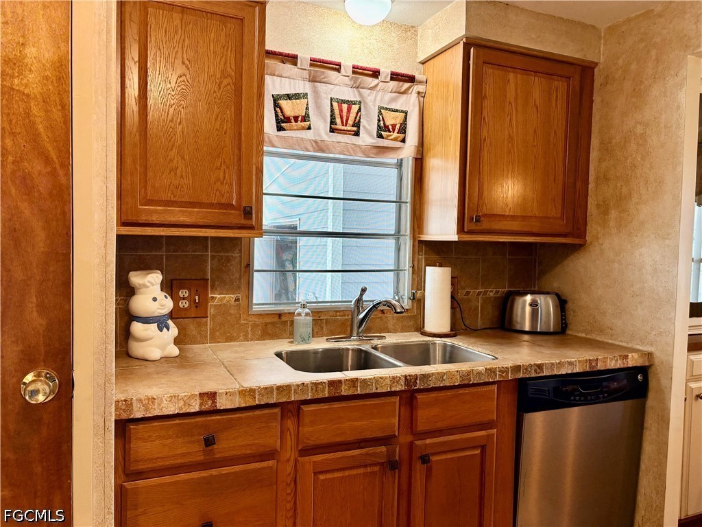 3163 Indian Village Lane North Fort Myers FL 33917 2026024723 image7