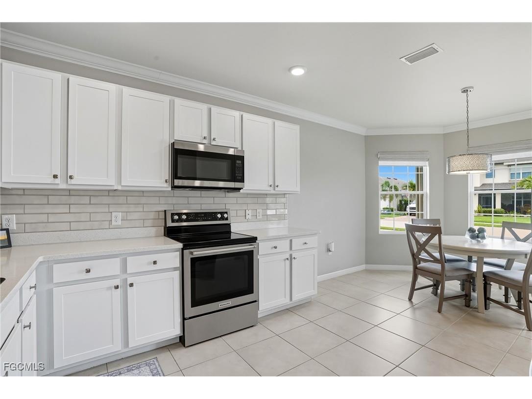 3164 Estancia Lane Cape Coral FL 33909 2025009899 image12