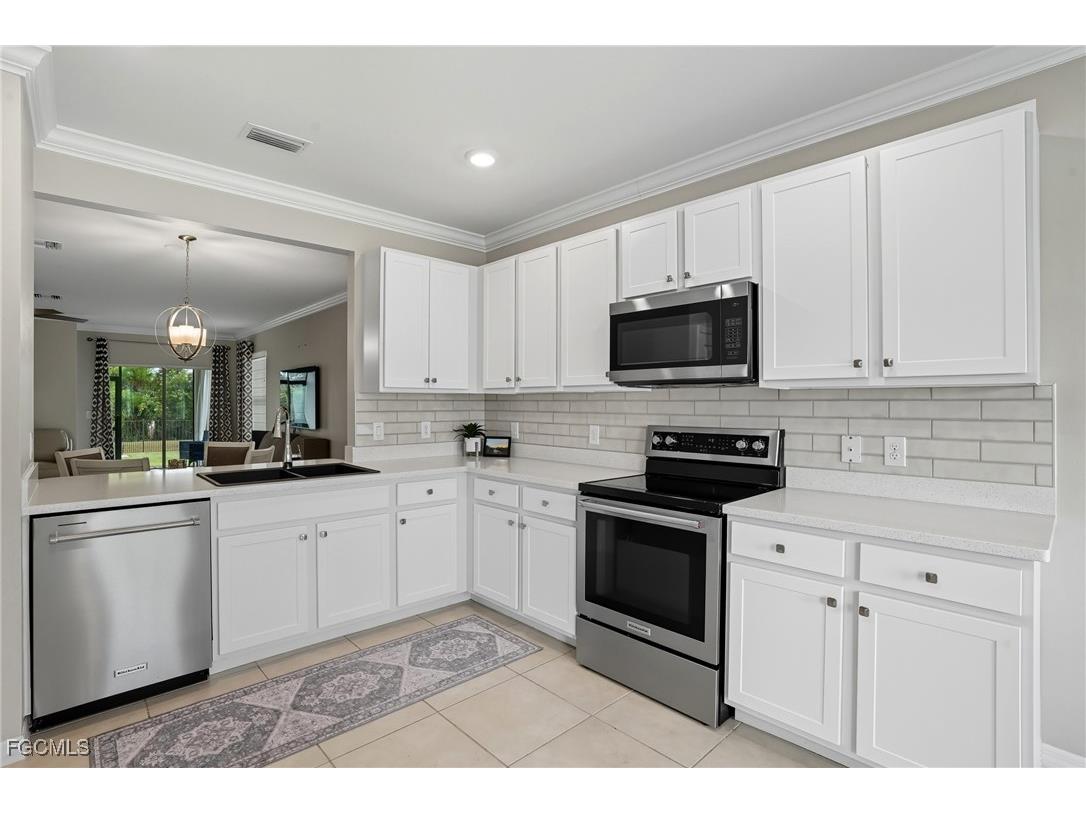 3164 Estancia Lane Cape Coral FL 33909 2025009899 image13