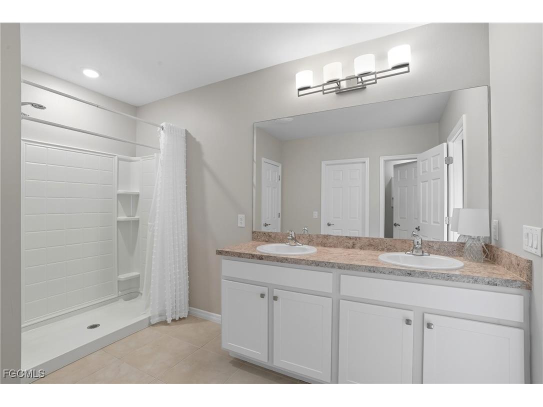 3164 Estancia Lane Cape Coral FL 33909 2025009899 image21