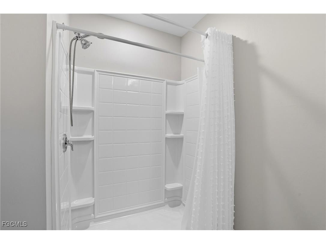 3164 Estancia Lane Cape Coral FL 33909 2025009899 image22