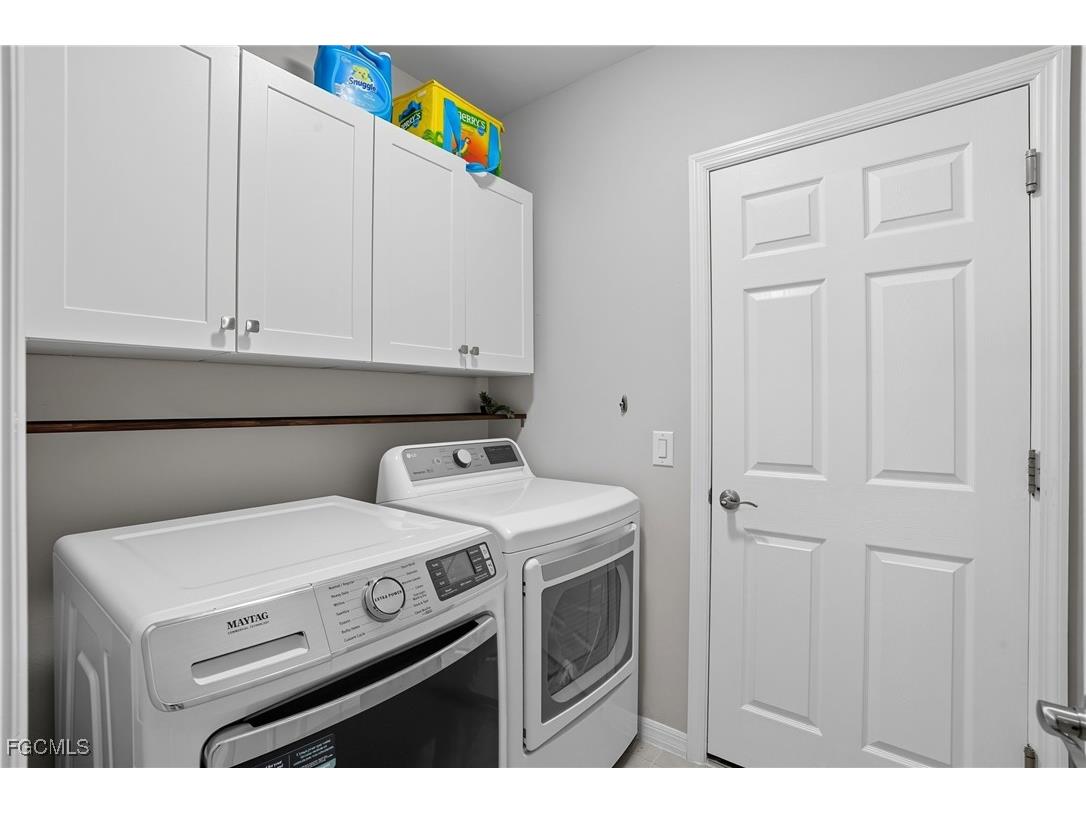 3164 Estancia Lane Cape Coral FL 33909 2025009899 image28