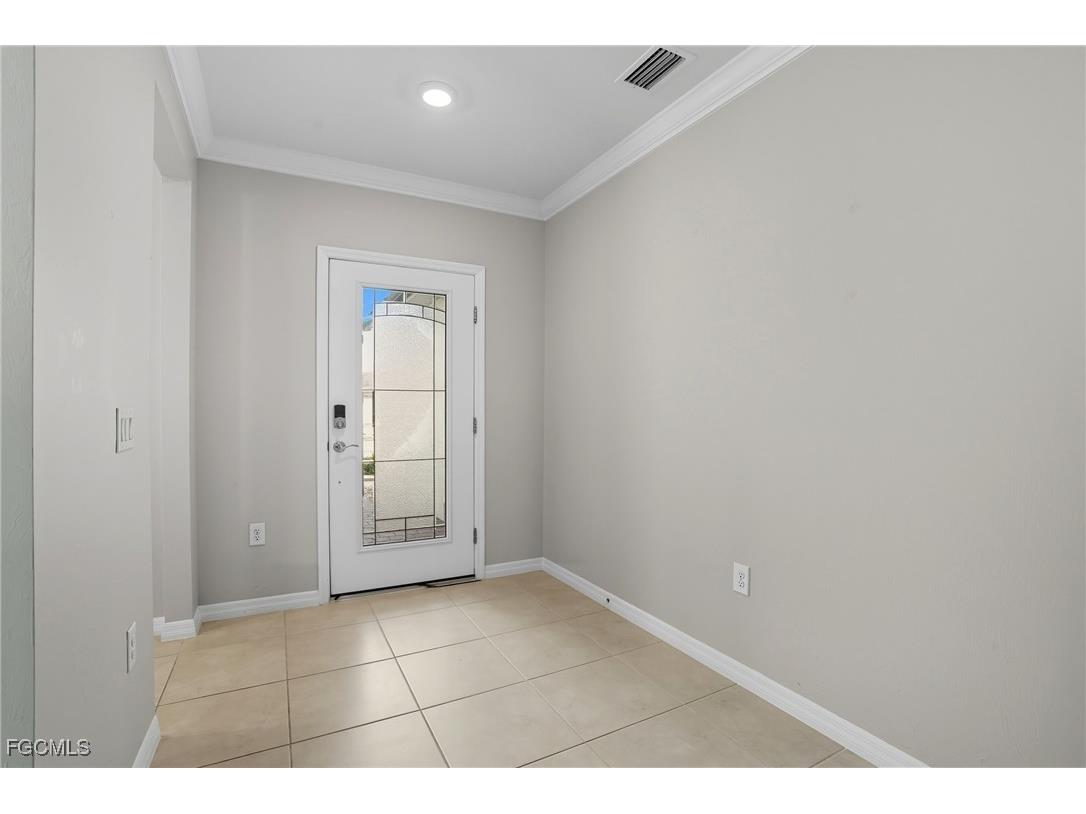 3164 Estancia Lane Cape Coral FL 33909 2025009899 image3