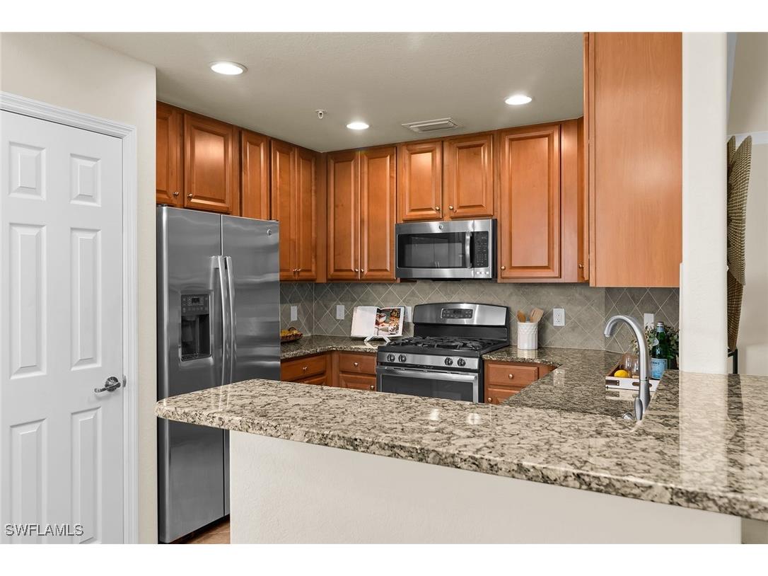 3165 Aviamar Circle #102 Naples FL 34114 225075081 image8