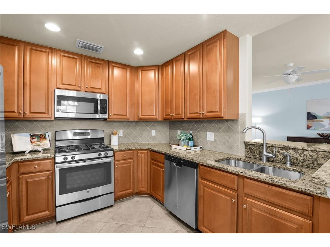 3165 Aviamar Circle #102 Naples FL 34114 225075081 image9