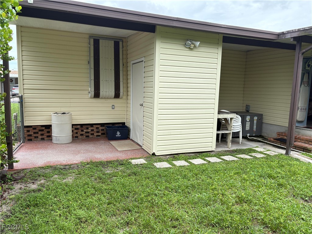 3165 Bunny Run Drive North Fort Myers FL 33917 2025007738 image2