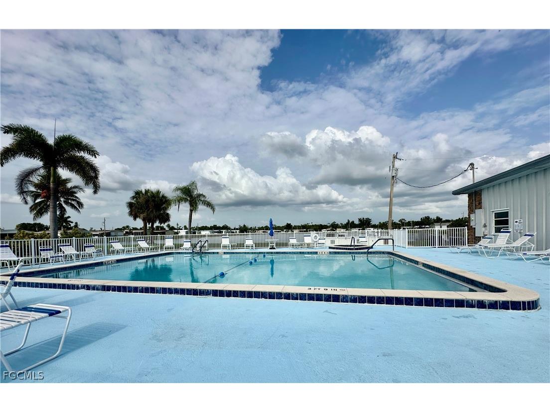 3165 Bunny Run Drive North Fort Myers FL 33917 2025007738 image41